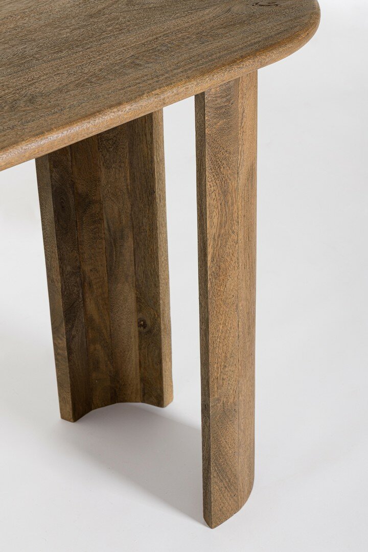 Konsole Orlando Braun, Detail der Beine aus Mangoholz