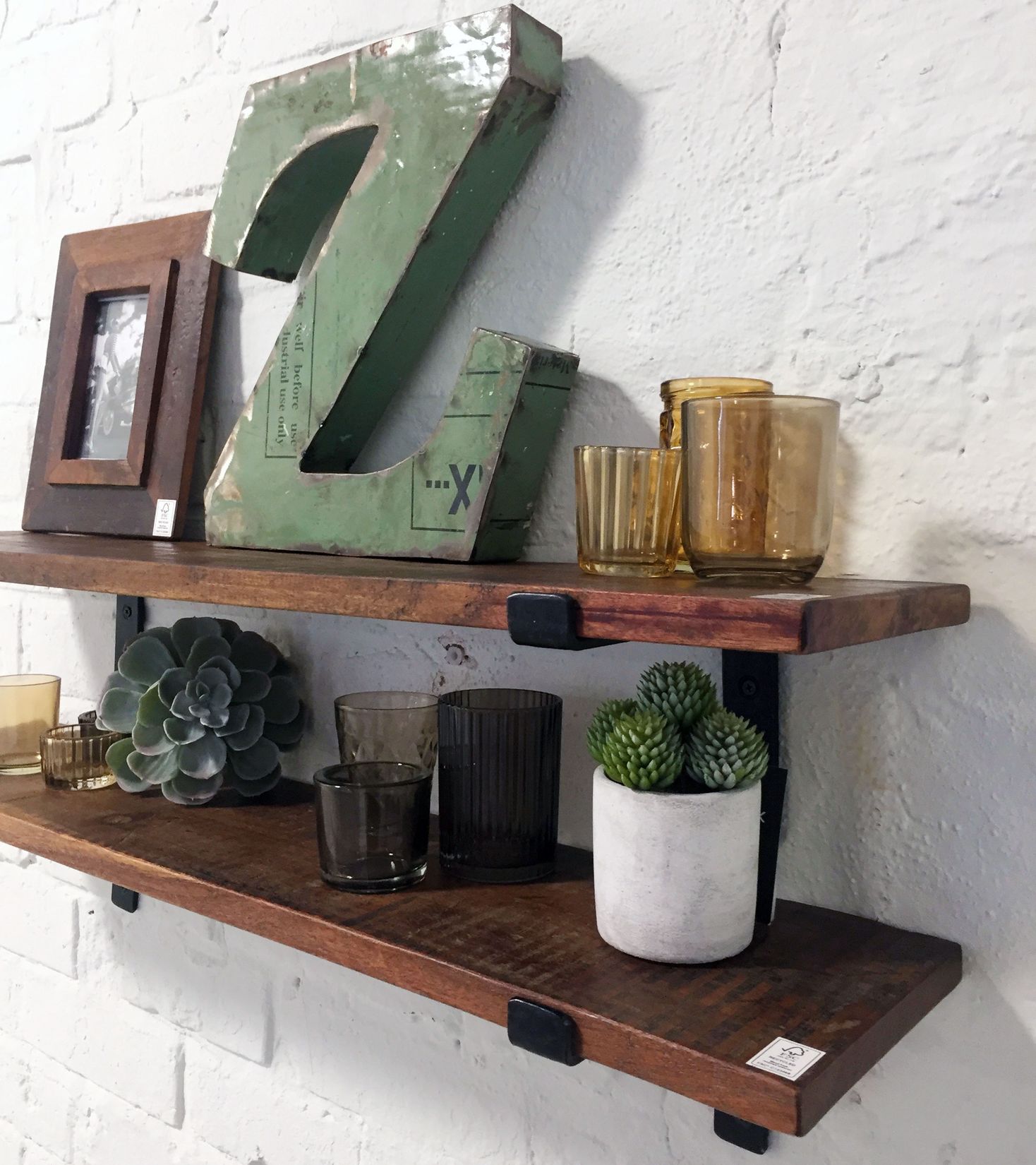 Wandregal aus Altholz im Vintage Design braun STUFF Loft