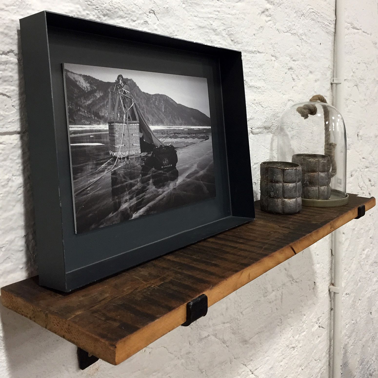 Wandregal aus Altholz im Vintage Design braun STUFF Loft