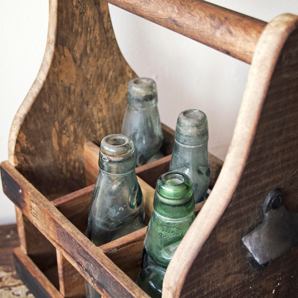 Flaschenträger aus Holz im Vintage Design mit Flaschenöffner