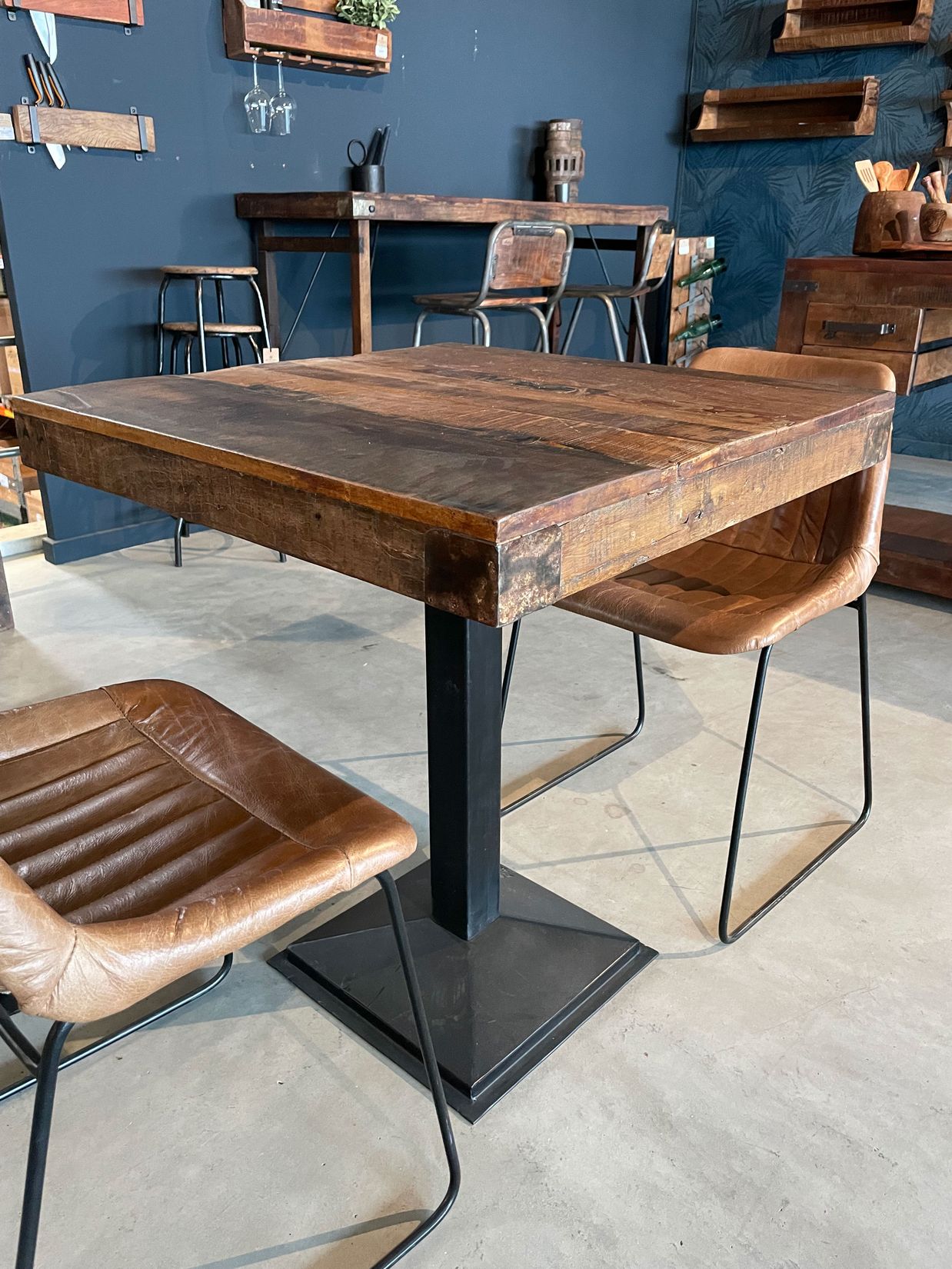 Bistro-Tisch im Vintage Look und Shabby-Chic | STUFF Shop