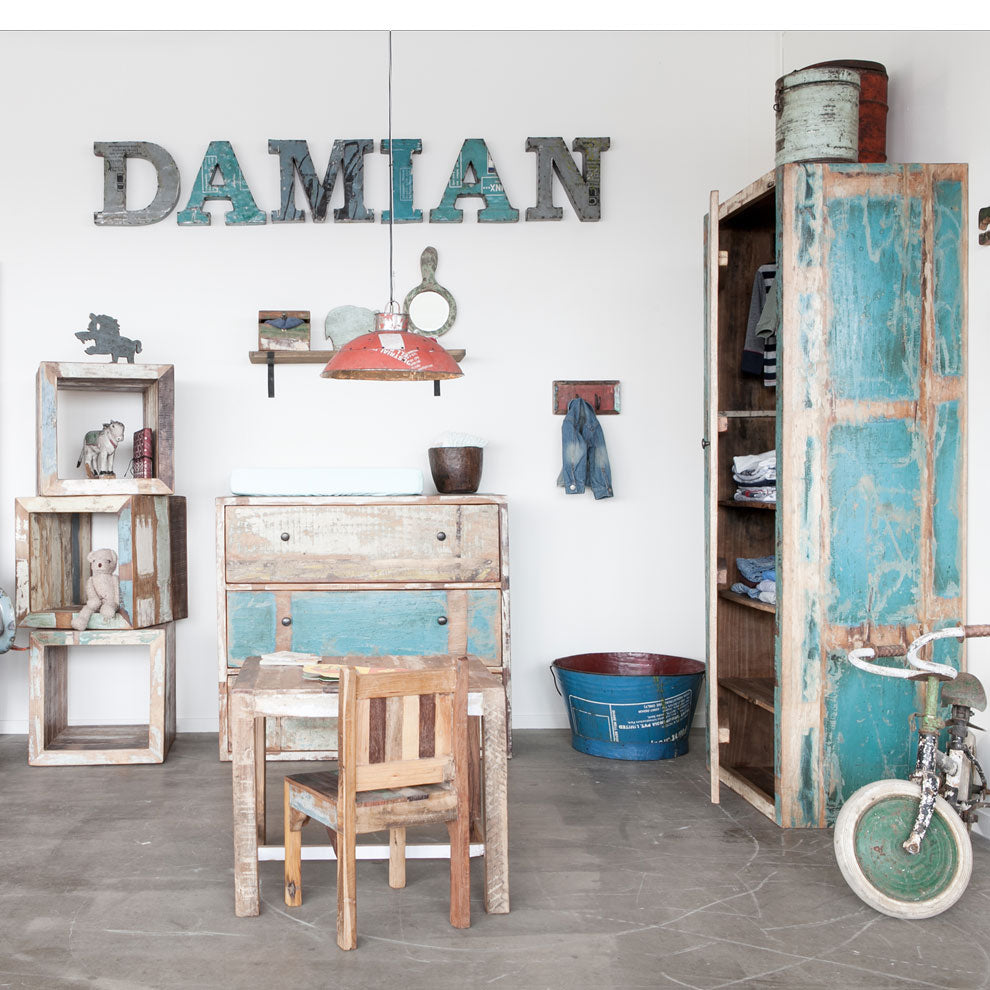 Kinderstuhl im Vintage Shabby-Chic aus Altholz