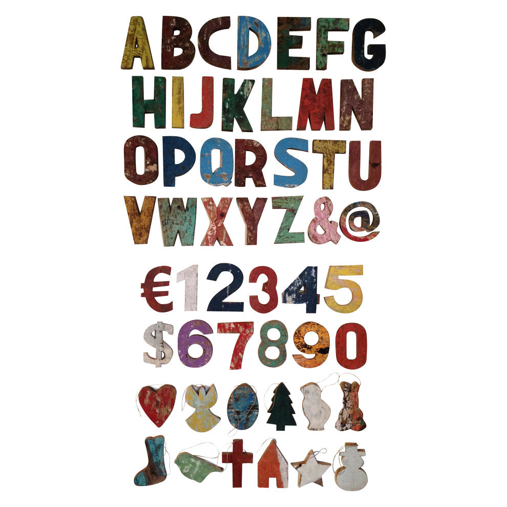 Vintage Buchstaben aus recyceltem Bootsholz mit bunten Farbschichten