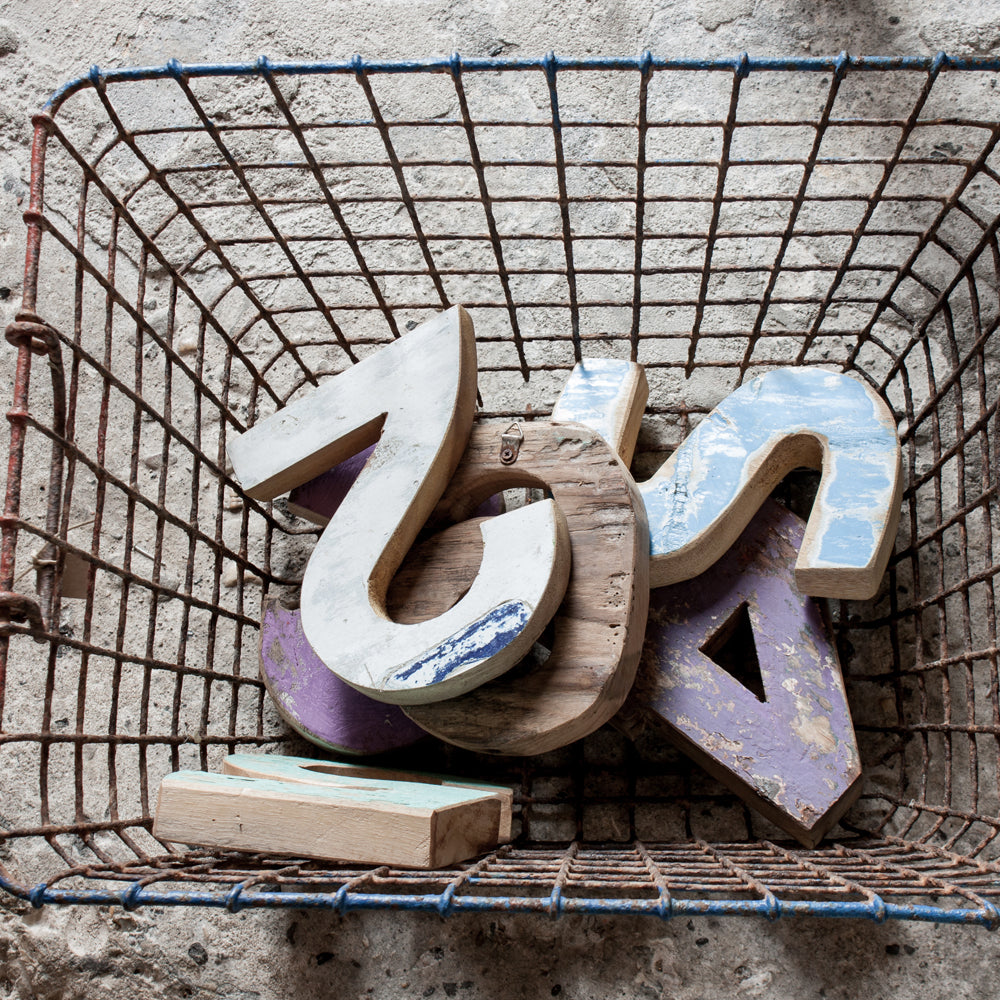 Recyceltes Bootsholz mit authentischer Patina – handgefertigte Deko-Buchstaben