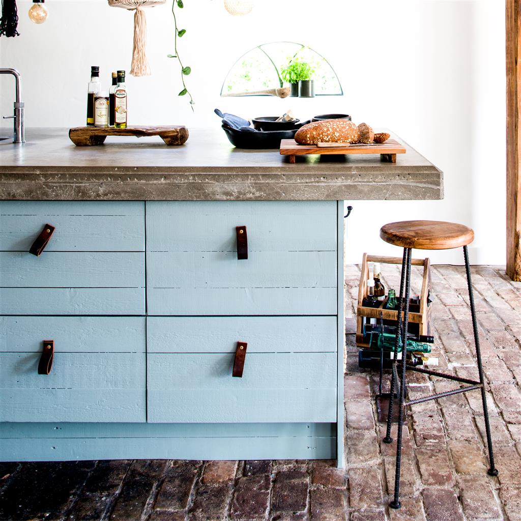 Barhocker aus der Factory Kollektion | STUFF Loft