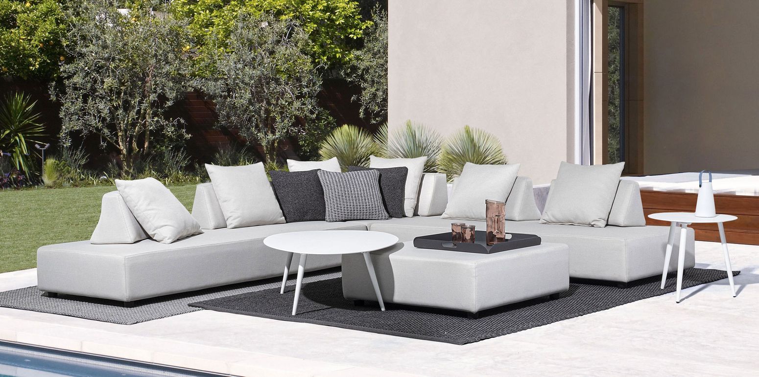 Outdoor Sofa Piper Eckgarnitur mit Kissen von Bizzotto | STUFF Shop
