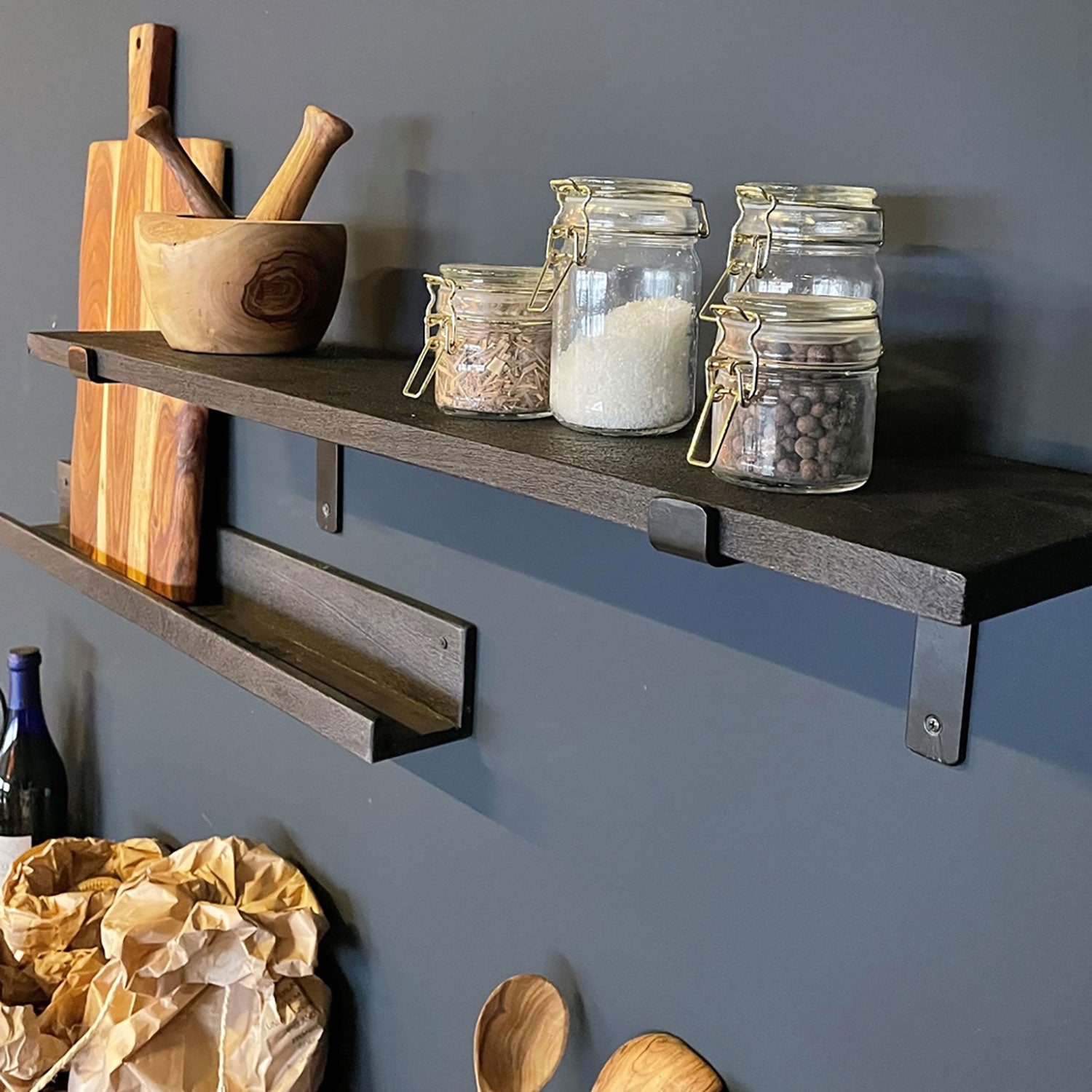 Wandregal Factory Black aus Altholz im Vintage Design schwarz | STUFF Loft