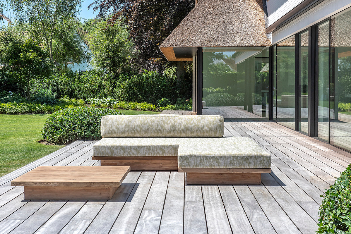 Outdoor-Ottomane Magnus aus massivem Teakholz Natural Grey | kombinierbar mit Magnus-Sofa | optional mit Outdoor-Polster in Knelout, Knelout Deluxe, Ktextout oder Ktextout Deluxe