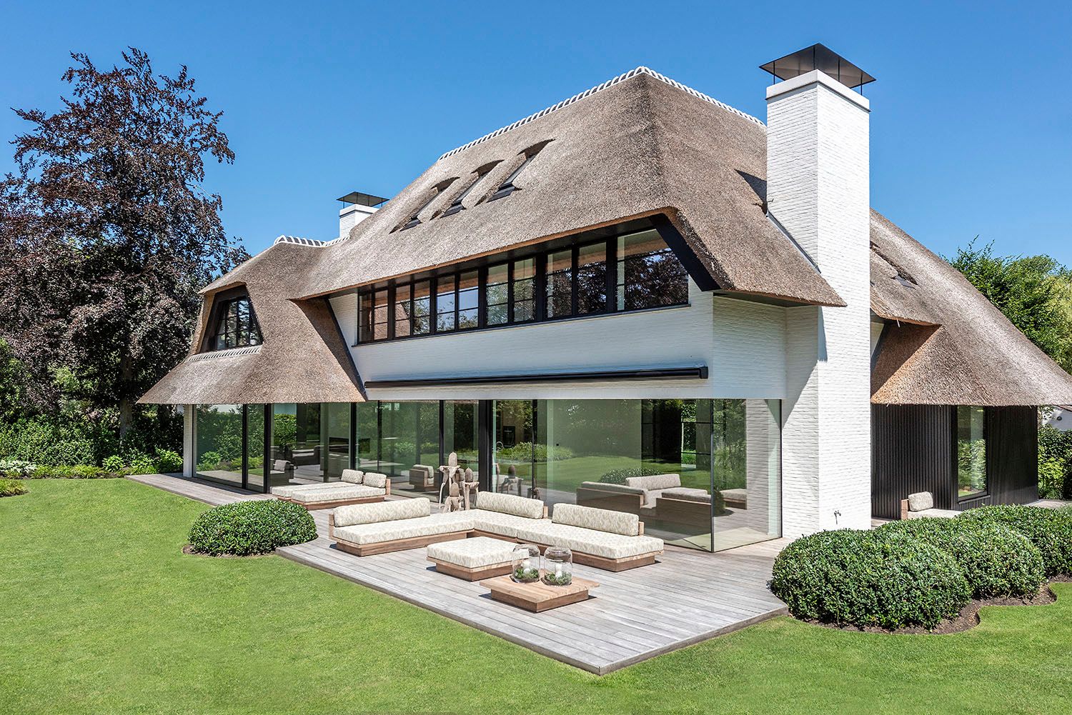 Outdoor-Ottomane Magnus aus massivem Teakholz Natural Grey | kombinierbar mit Magnus-Sofa | optional mit Outdoor-Polster in Knelout, Knelout Deluxe, Ktextout oder Ktextout Deluxe