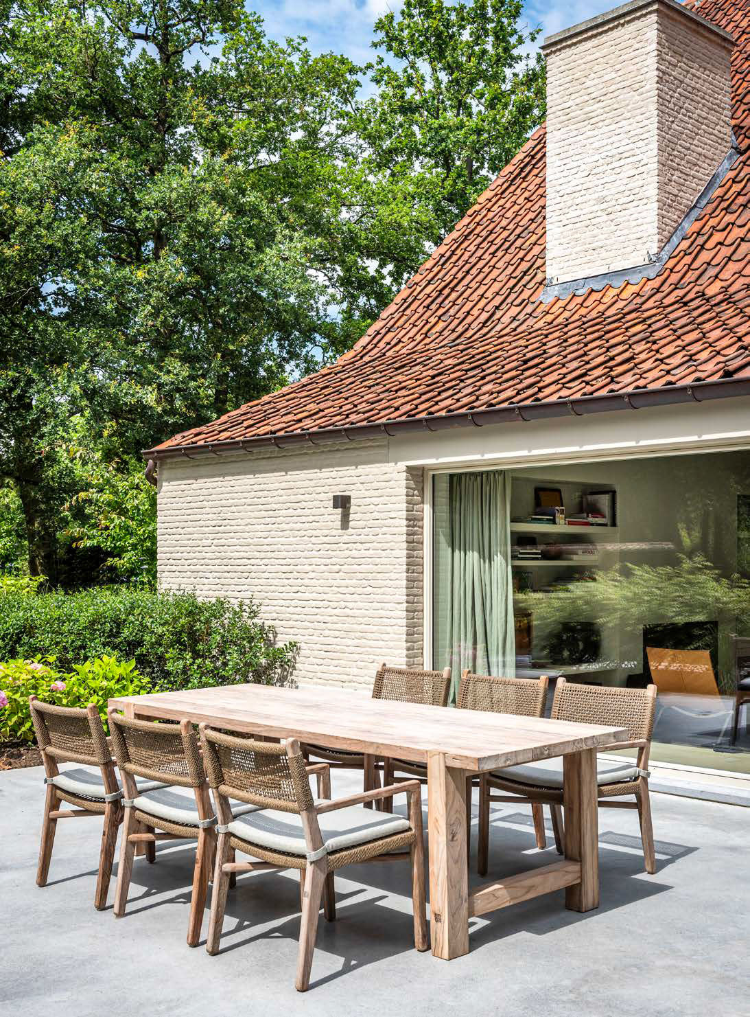 Outdoor Stuhl Fiona Chair inkl. Sitzkissen am Tisch