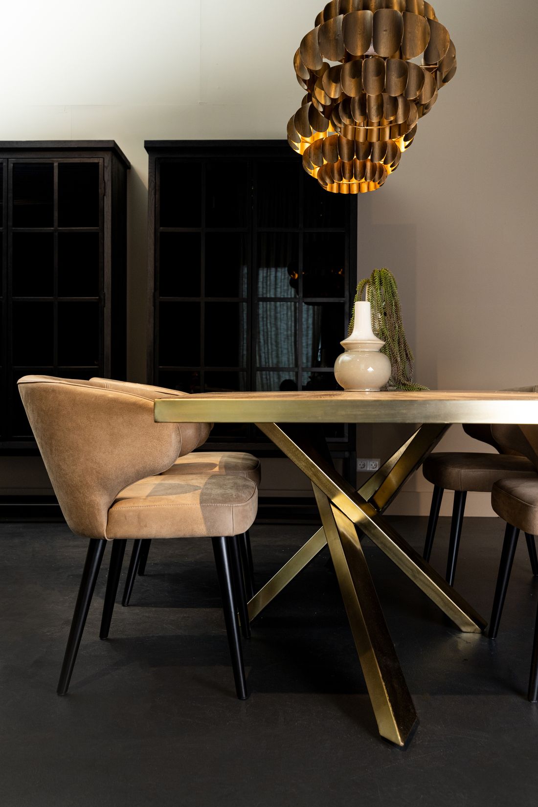 Armlehnenstuhl Fiori - Vegan leather by PTMD