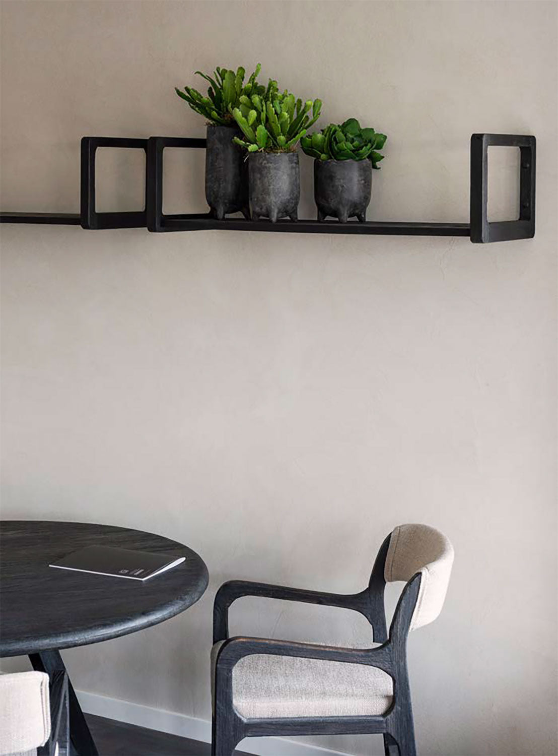 Wandregal Shelvy Teak in Anthracite und Natural Grey von Gommaire