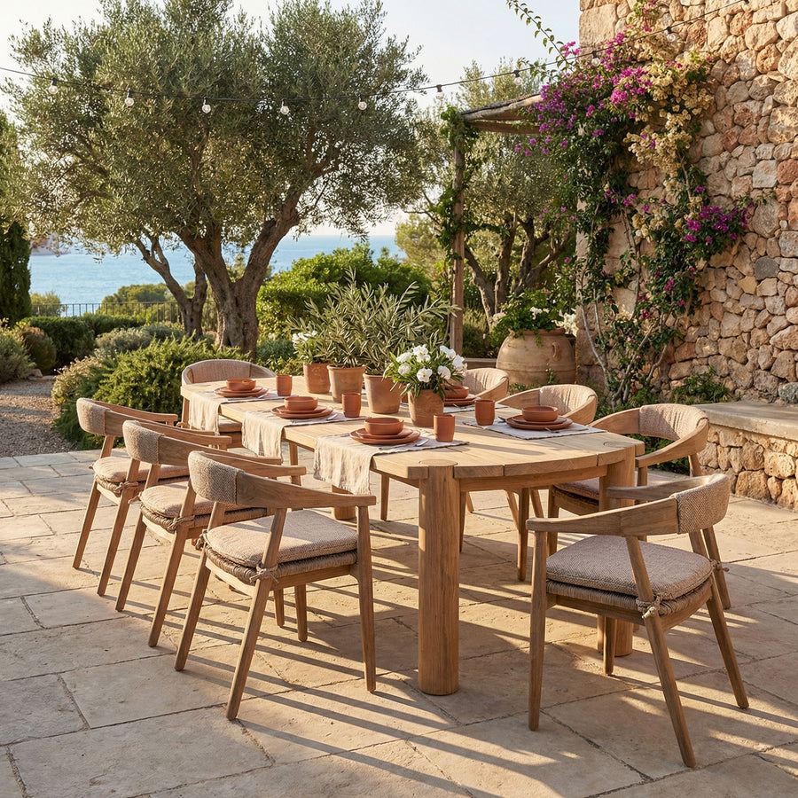 Outdoor-Esstisch Miguel aus recyceltem Teakholz Natural Grey 250 cm von Gommaire | STUFF Shop