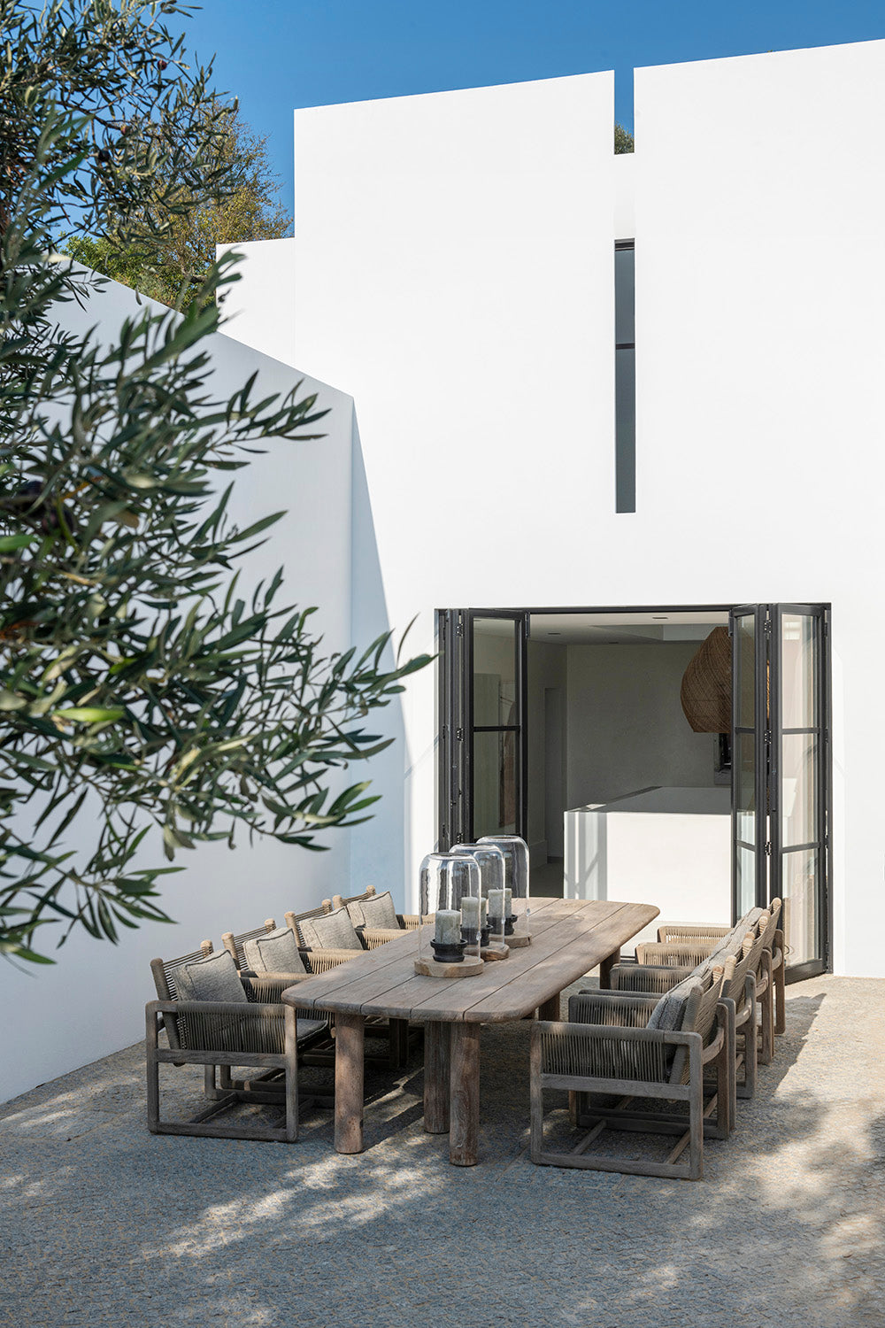 Flacher Outdoor-Esstisch Carlo XXL - Gommaire | STUFF Shop