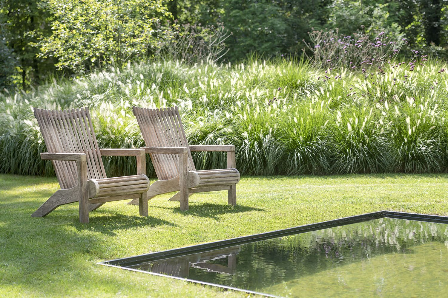 Loungesessel Orso aus Teakholz Natural Grey mit optionalen Outdoor-Polstern in Knelout, Knelout Deluxe, Ktextout oder Ktextout Deluxe