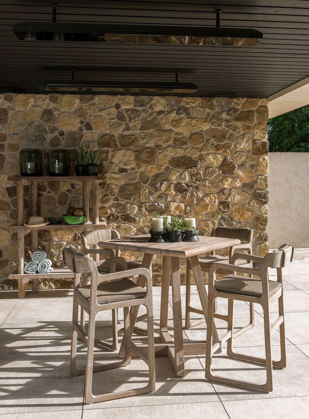 Regal Rolf Teakholz Outdoor von Gommaire im outdoor Interior