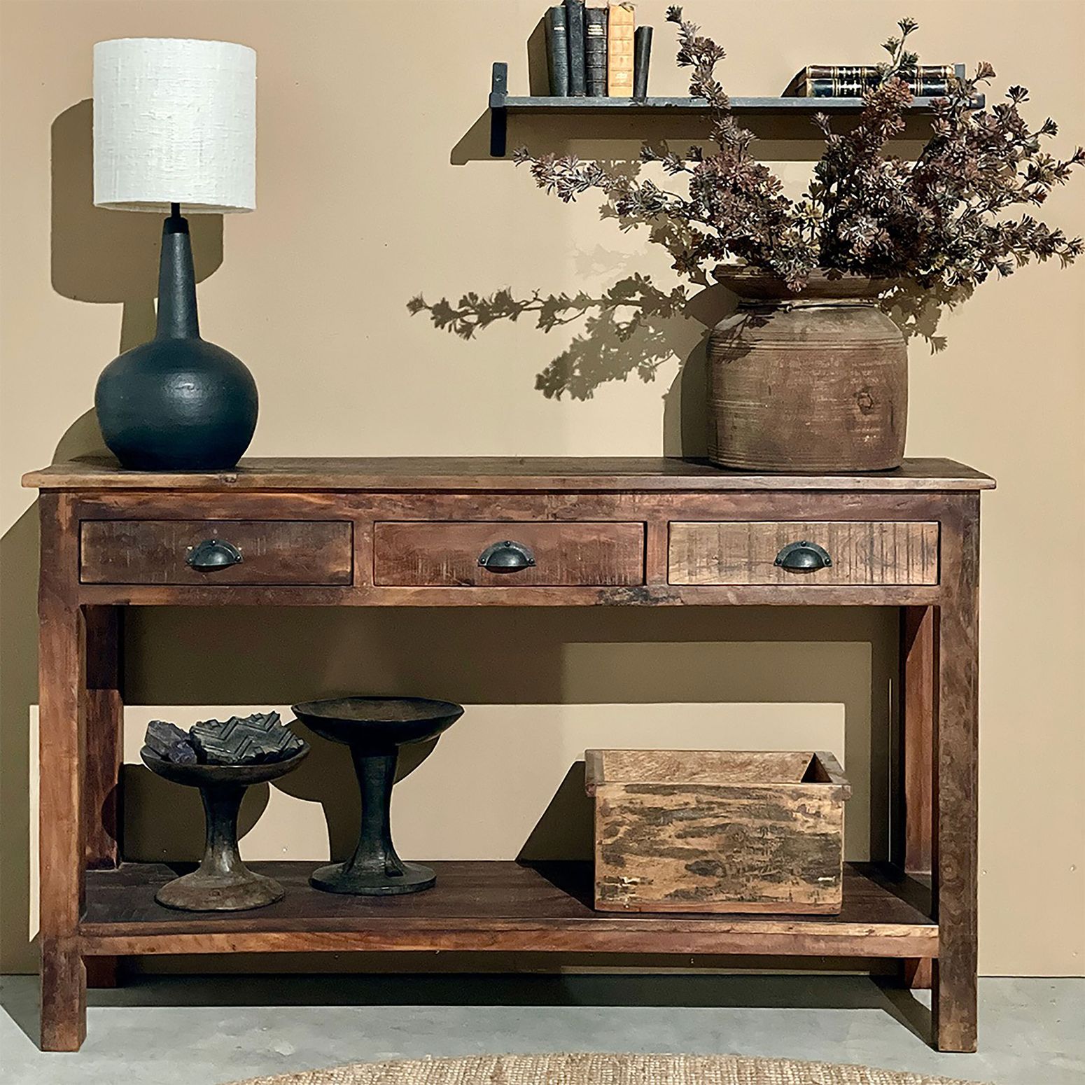 Konsolentisch Factory aus recyceltem Holz mit authentischer Patina und drei Schubladen