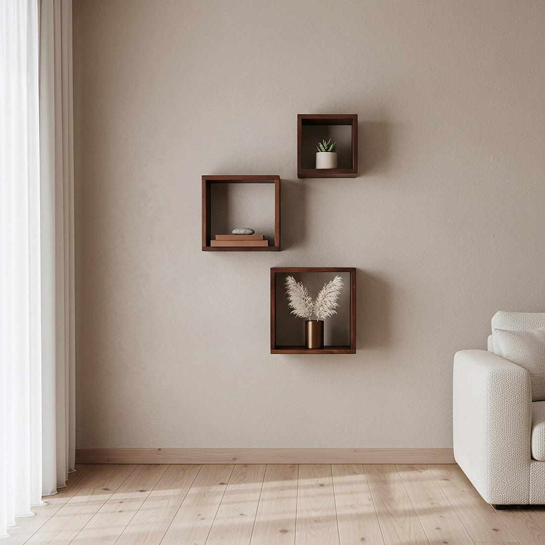 Regalset Historia Cubi Heritage aus recyceltem Altholz in drei Größen, montiert als stilvolle Wanddeko