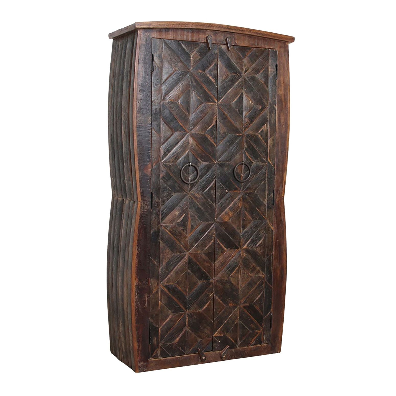 Handgefertigter 'Vintage Barrel Schrank' aus recycelten Whiskyfässern im modern-rustikalen Design für ein stilvolles Wohnambiente.