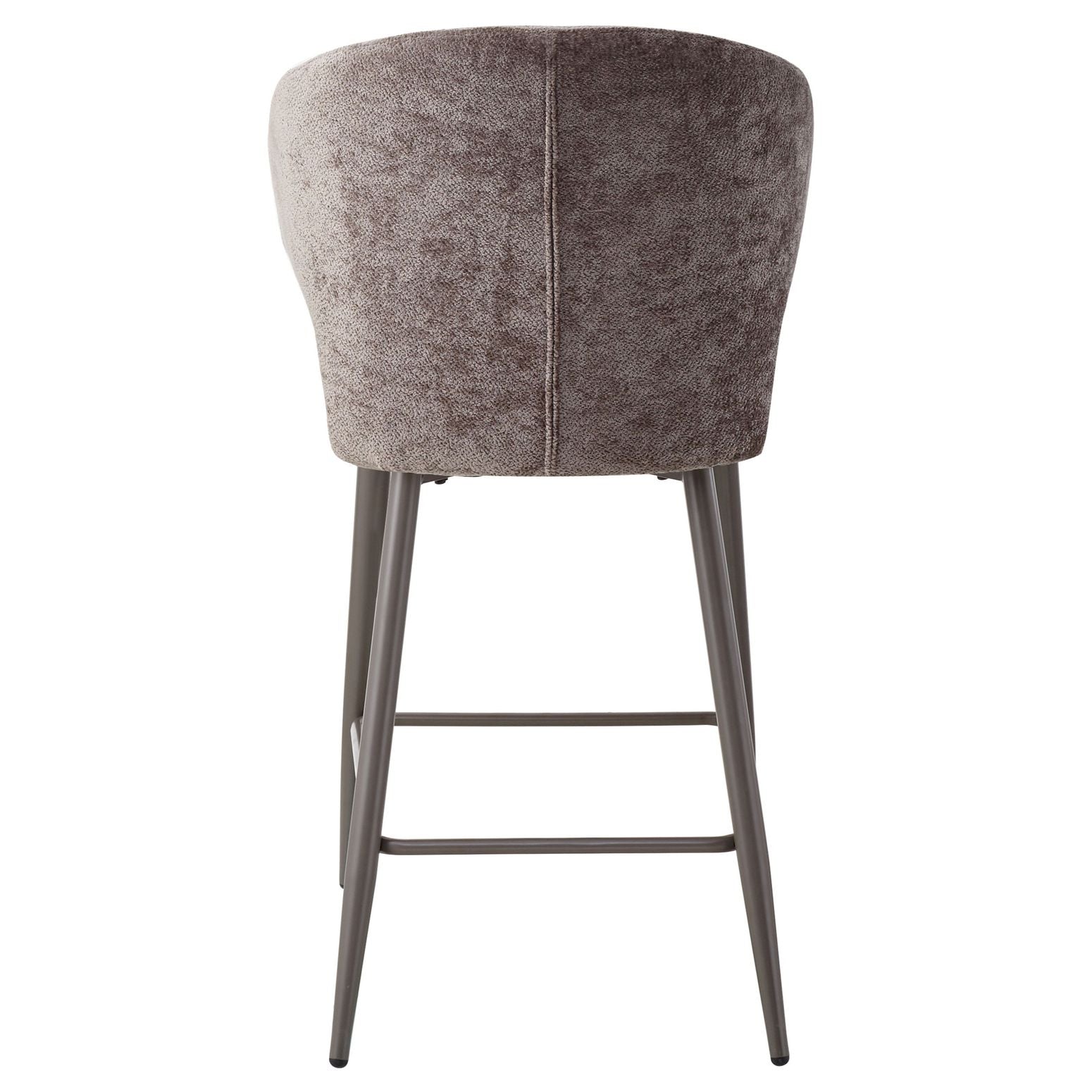 Der Barhocker Ares in Grey mit weicher Polsterung und eleganten moccafarbenen Metallfüßen für zeitlose Bar-Eleganz.