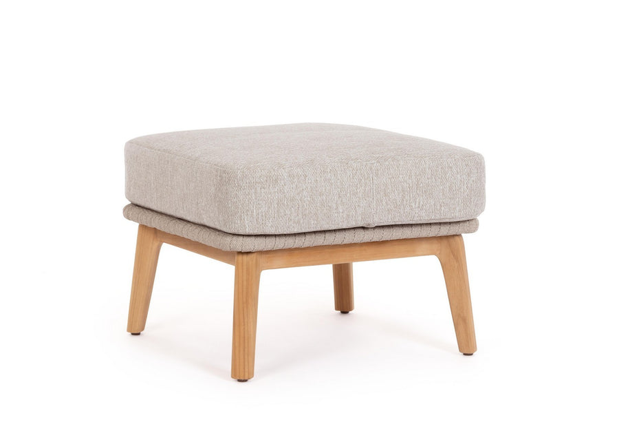 Ottoman Tamires in Beige, isoliert dargestellt.