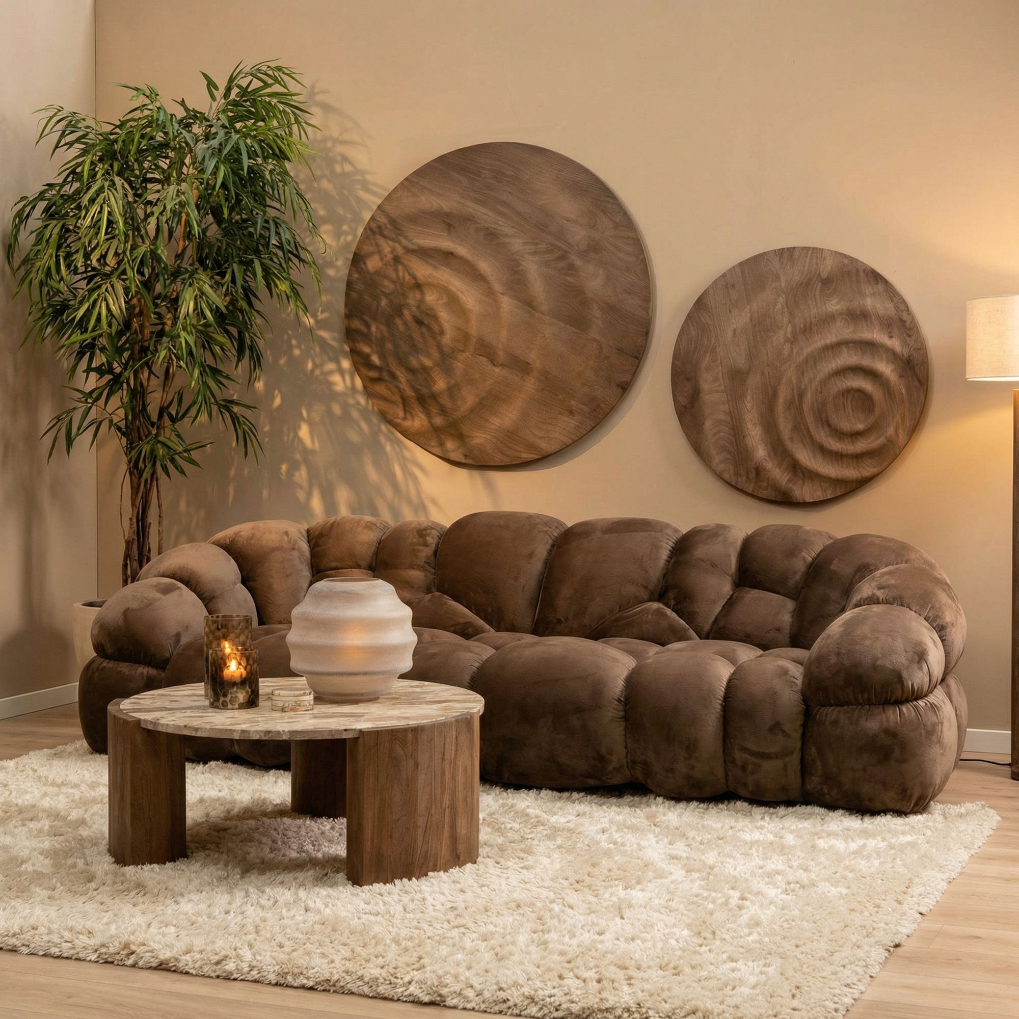 Gesamtansicht des Nubibus Sofas in Taupe, ausgestellt in einem stilvollen Wohnambiente | PTMD bei STUFF Shop kaufen