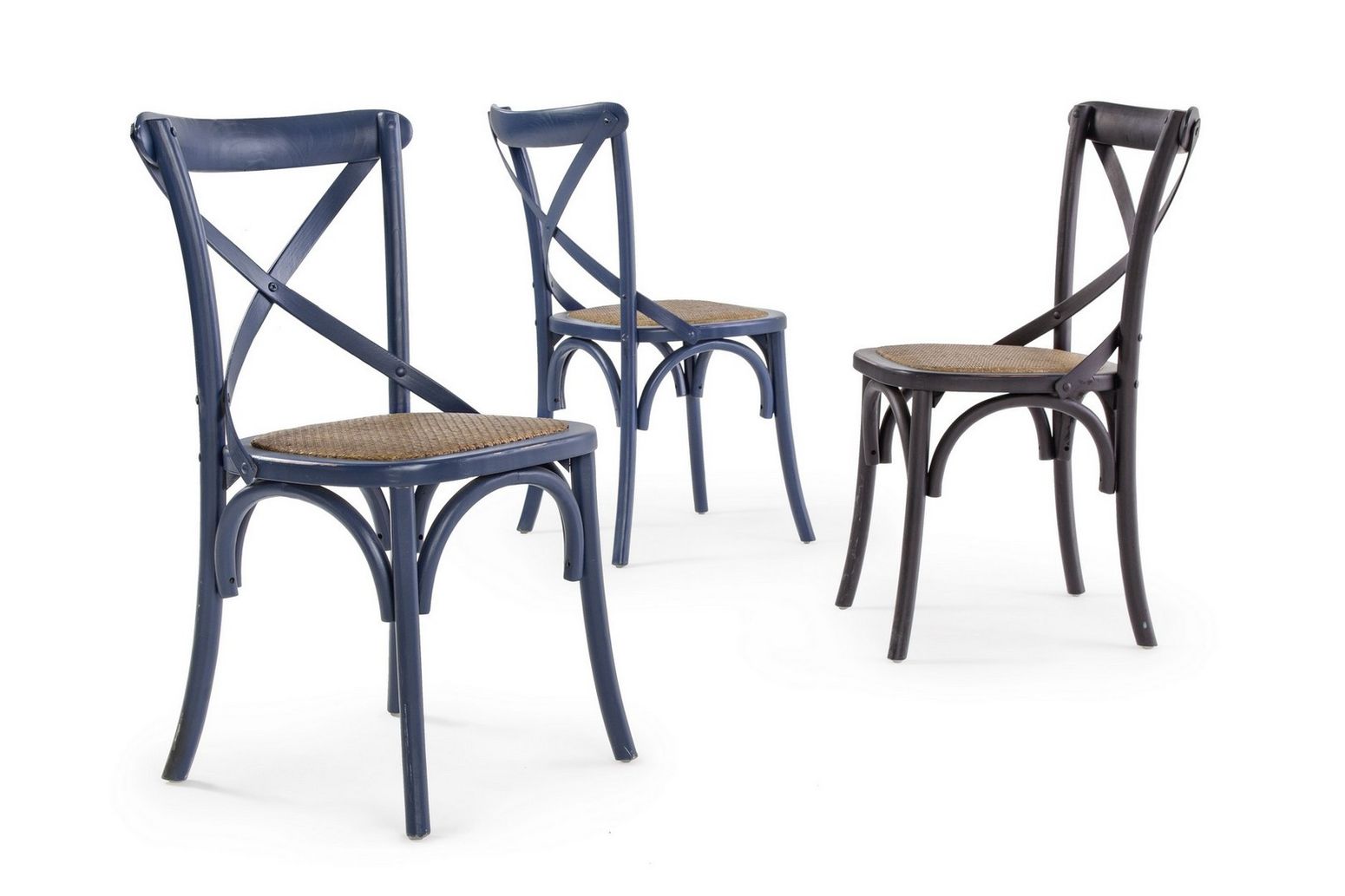 Klassischer Restaurant Stuhl Cross von Bizzotto in verschiedenen Farben mit Ulmenholzrahmen und gepolsterter Rattansitzfläche.