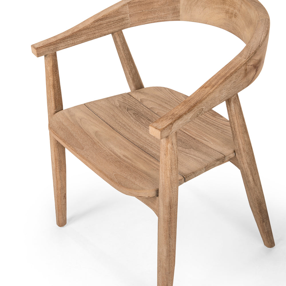 Armchair Faye Teak Outdoor-Stuhl aus naturgrauem Teakholz von Gommaire