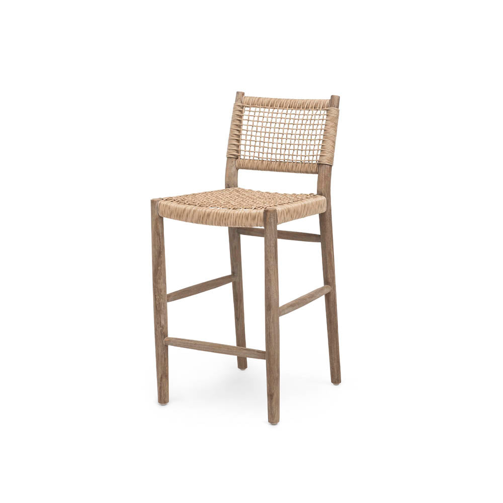 Gommaire Outdoor Barstuhl Mieke aus Teakholz und PE-Geflecht in der Farbe Sand.