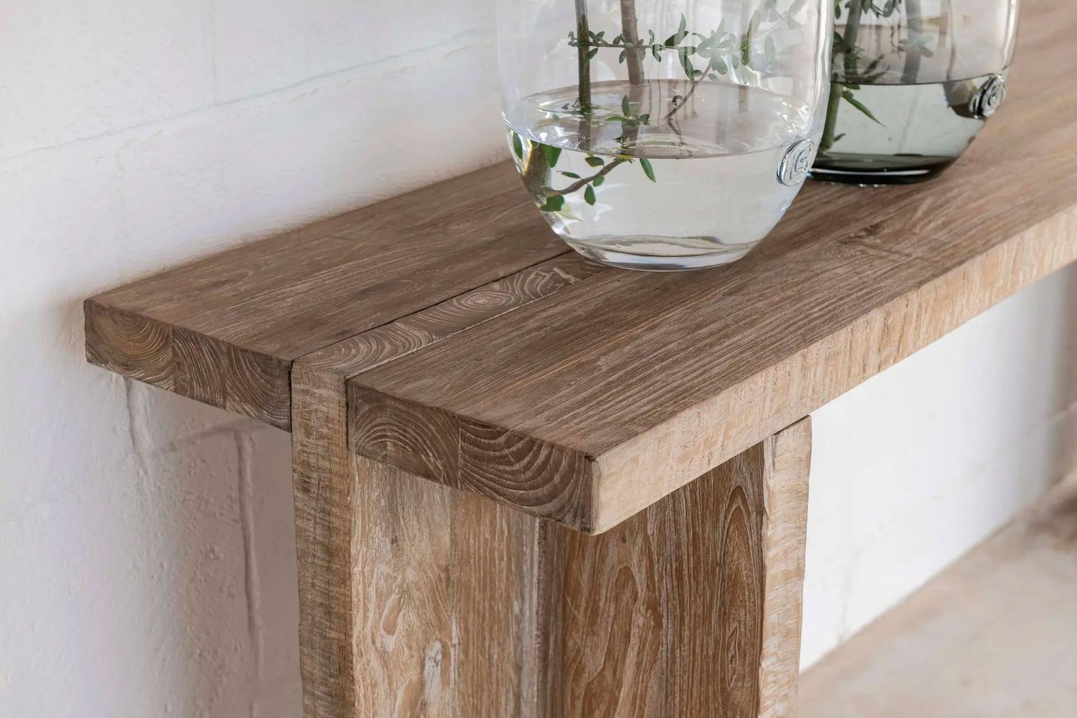 Konsolentisch Storm aus recyceltem Holz mit natürlicher Patina | Gommaire bei STUFF Shop kaufen