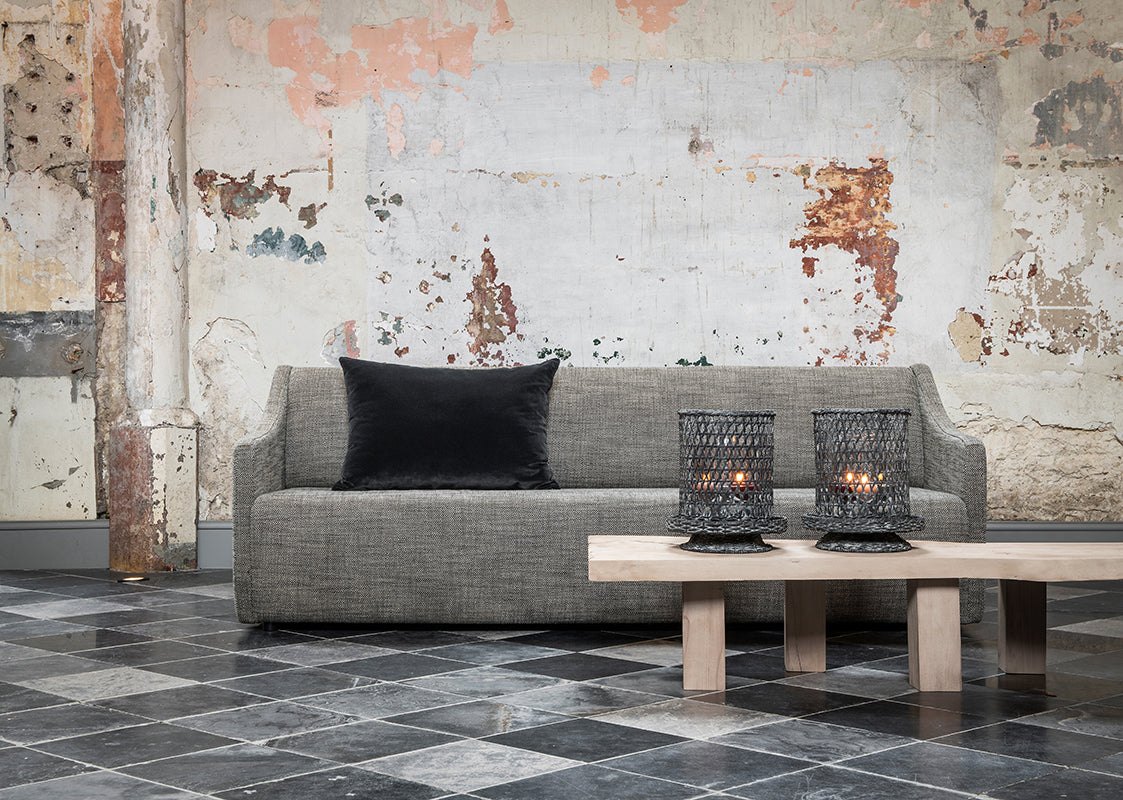 Gommaire Sofa Anthony mit exklusivem Bezug und hochwertiger Polsterung, europäische Handwerkskunst bei STUFF Shop kaufen