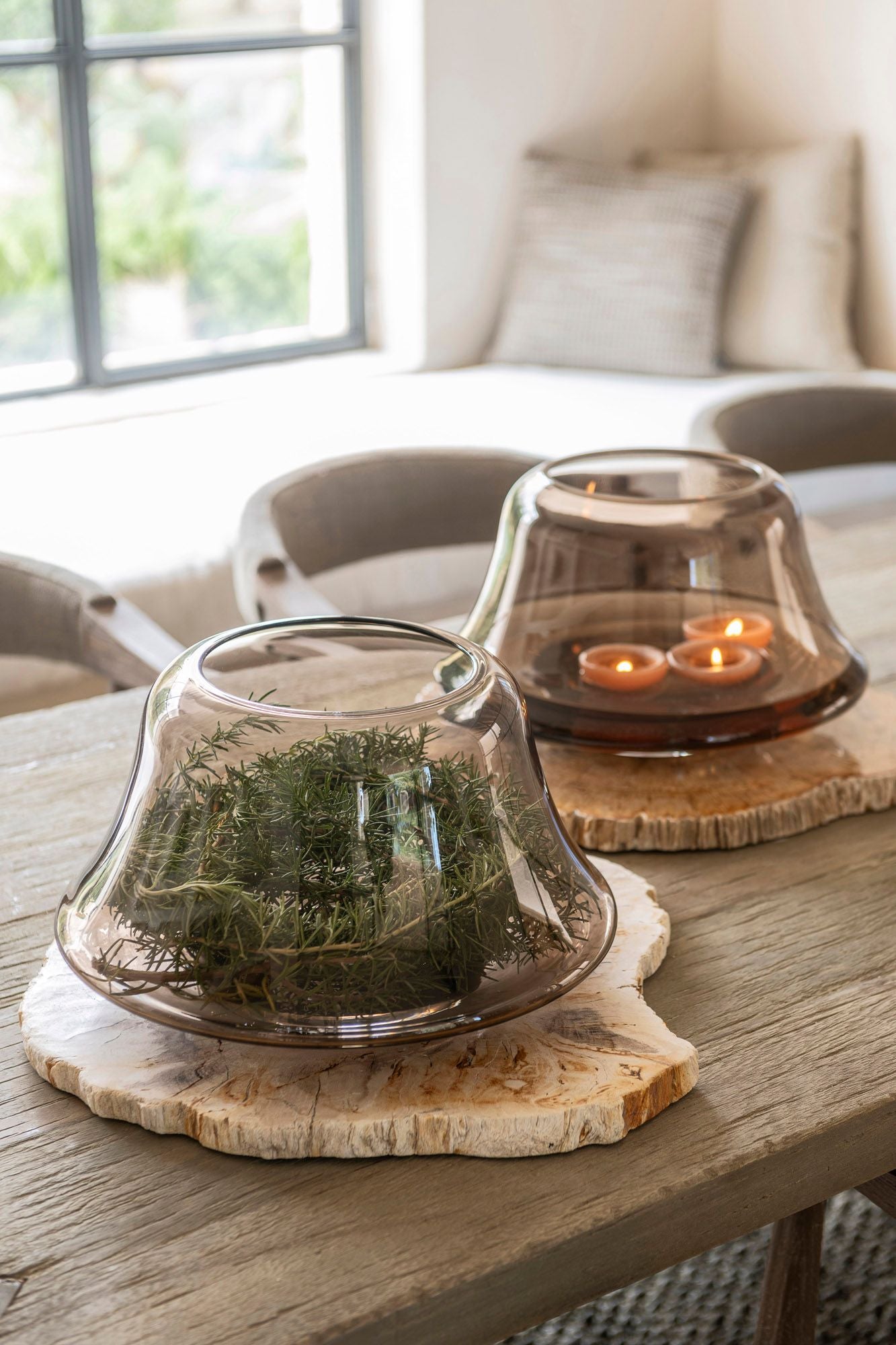 Vase Marah Topaz aus mundgeblasenem, extra dickem Klarglas in warmem Topaz-Ton, Maße Ø29 x H49 cm, luxuriöses Design aus der Gommaire-Kollektion.