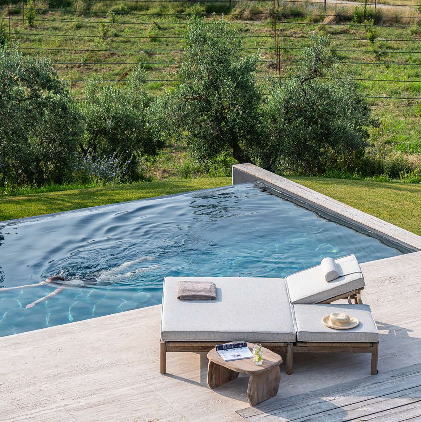 Gommaire Sonnenliege Mieke Double aus Teakholz mit Knelout Deluxe Polstern