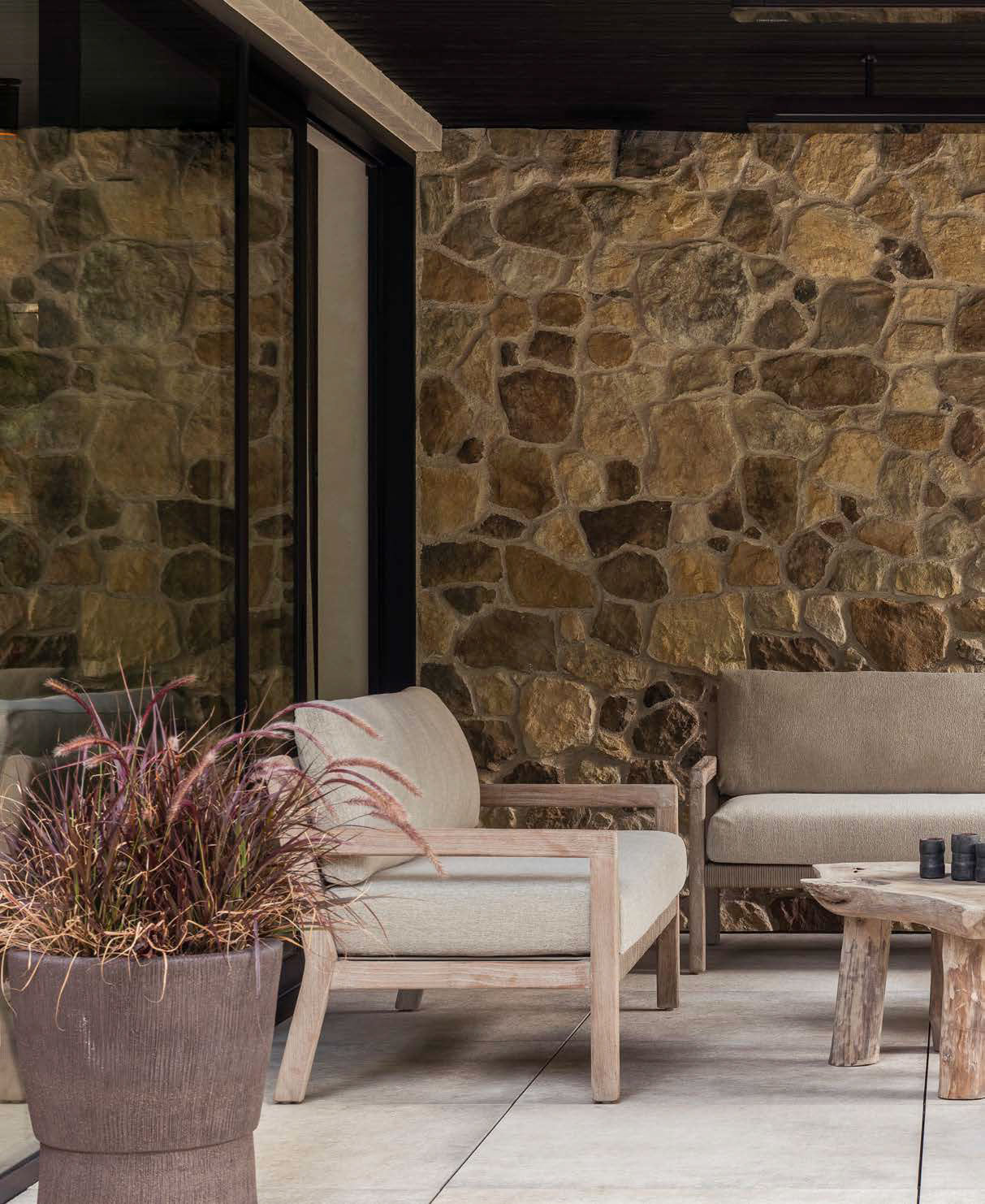 Mario Sessel im Set mit Sofa – Outdoor-Lounge Kombination von Gommaire