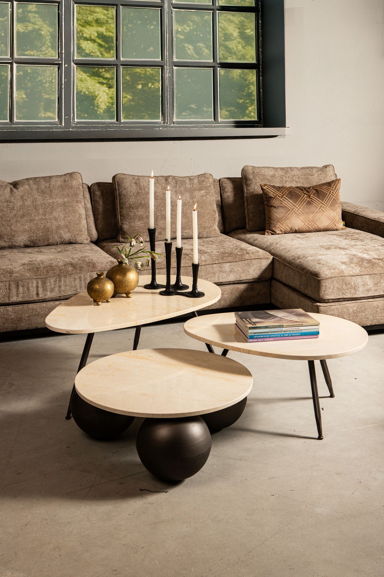 Couchtisch von PTMD – eleganter sitzmöbel aus Stoff in Beige mit Metallgestell im modernem Design, komfortabel und pflegeleicht.