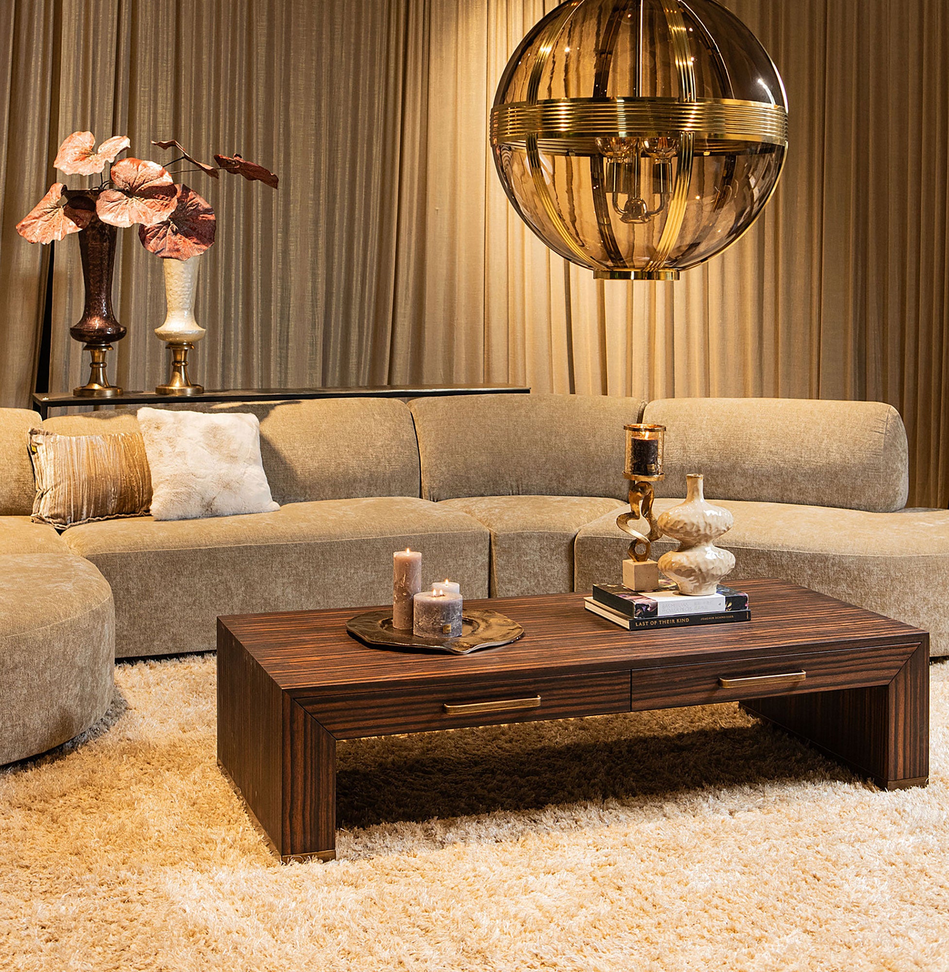 Indoor Sofa Couchtisch Tiess Brown 2 Schubladen in braun | Ptmd | zeitloses Design, hochwertig verarbeitet, ideal für Wohn- und Essbereich