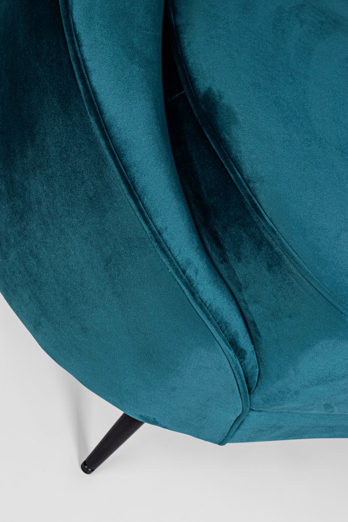 Indoor Sofa Sofa Seraphin Deep 2Pl im Wohnambiente | zeitloses Design, hochwertig verarbeitet, ideal für Wohn- und Essbereich | Ansicht 04