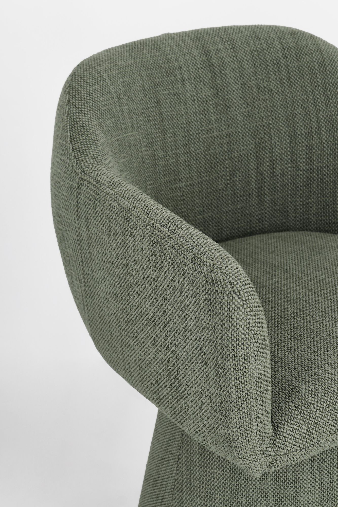 Indoor Sofa Stuhl Lottie drehbar Grün im Wohnambiente | zeitloses Design, hochwertig verarbeitet, ideal für Wohn- und Essbereich | Ansicht 08