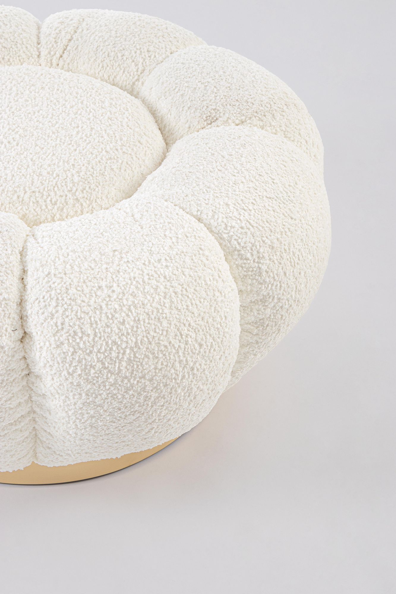 Indoor Sofa Pouf Pouf Florel Weiss im Wohnambiente | zeitloses Design, hochwertig verarbeitet, ideal für Wohn- und Essbereich | Ansicht 05