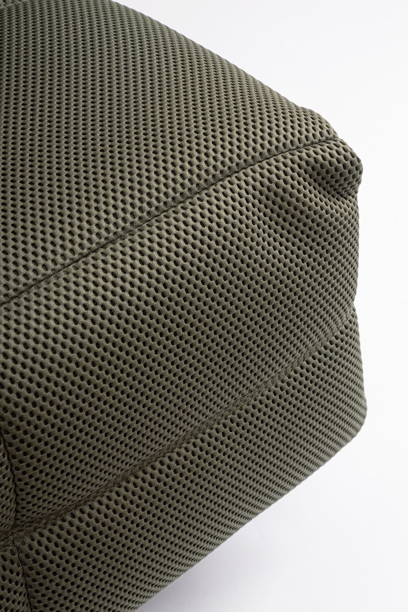 Indoor Sofa Sessel Gitta Waldgrün im Wohnambiente | zeitloses Design, hochwertig verarbeitet, ideal für Wohn- und Essbereich | Ansicht 10