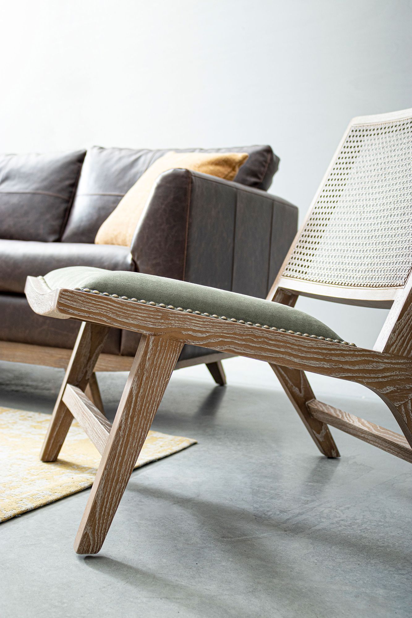 Detailaufnahme Oberfläche | Indoor Sofa Sessel Cortilia | zeitloses Design, hochwertig verarbeitet, ideal für Wohn- und Essbereich