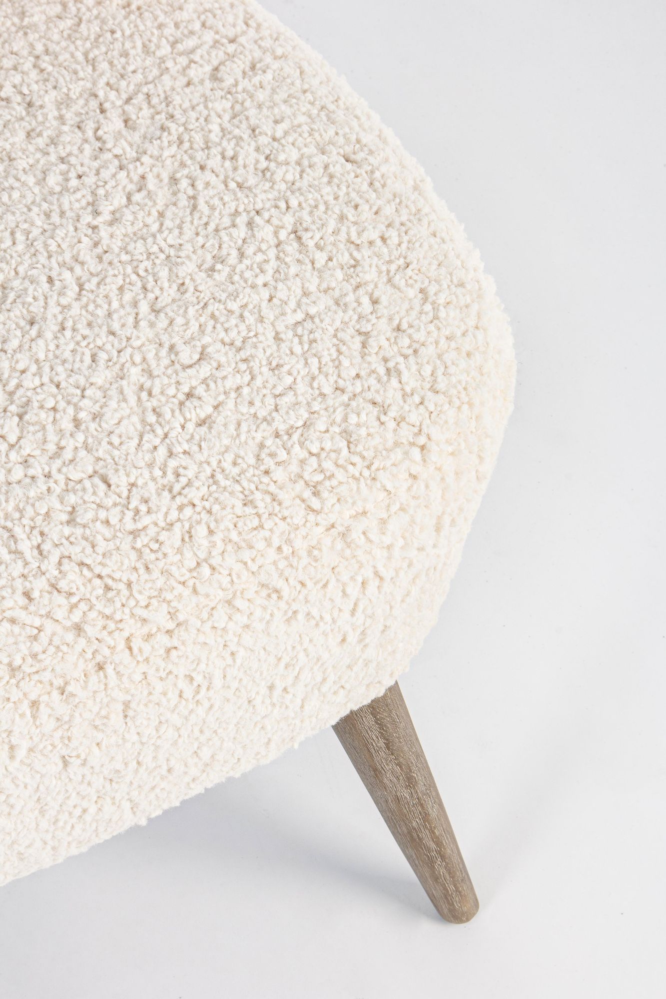 Indoor Sofa Sessel Cortina im Wohnambiente | zeitloses Design, hochwertig verarbeitet, ideal für Wohn- und Essbereich | Ansicht 09