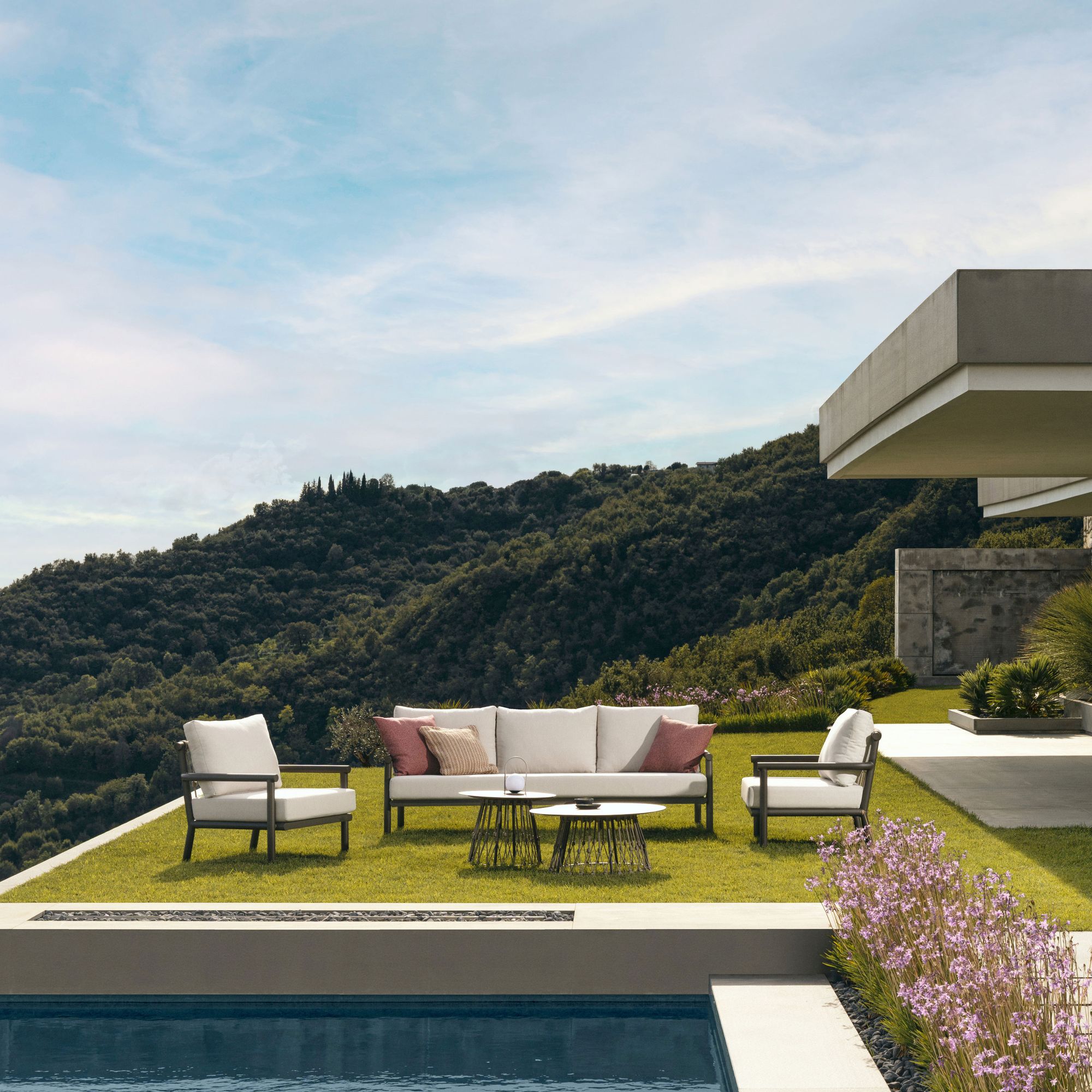 Outdoor Sitzgruppe Lanai Cocoa von Bizzotto mit Sofa, Sesseln und Loungetischen | Bizzotto bei STUFF Shop kaufen