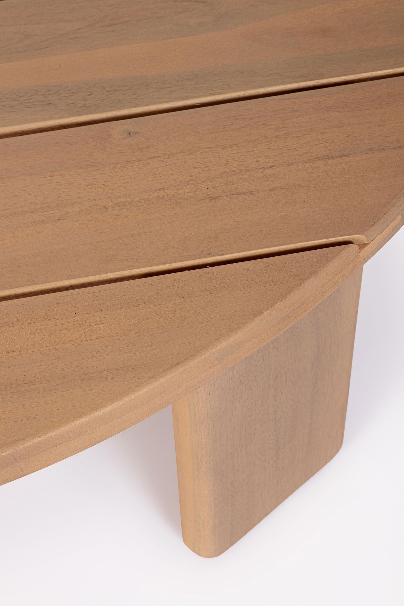 Outdoor Couchtisch Pablo oval aus FSC-Holz | Bizzotto bei STUFF Shop kaufen