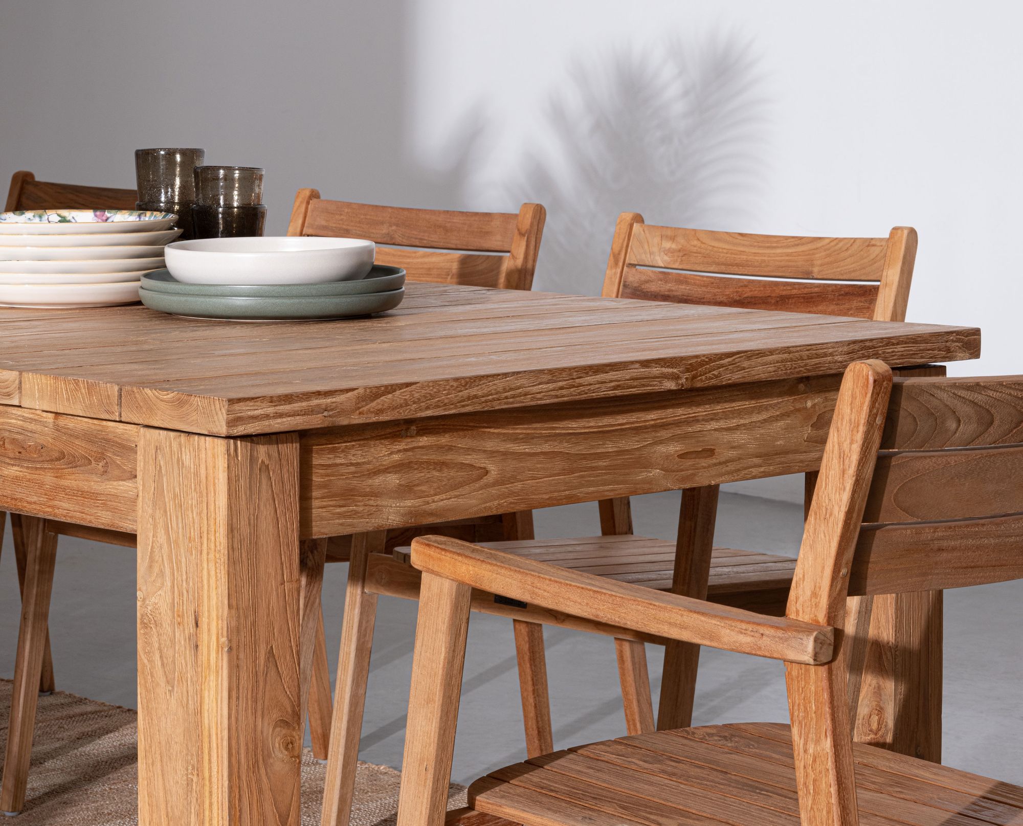 Outdoor Esstisch Zorritos aus FSC-Teakholz ausziehbar 220-300 cm | Bizzotto bei STUFF Shop kaufen