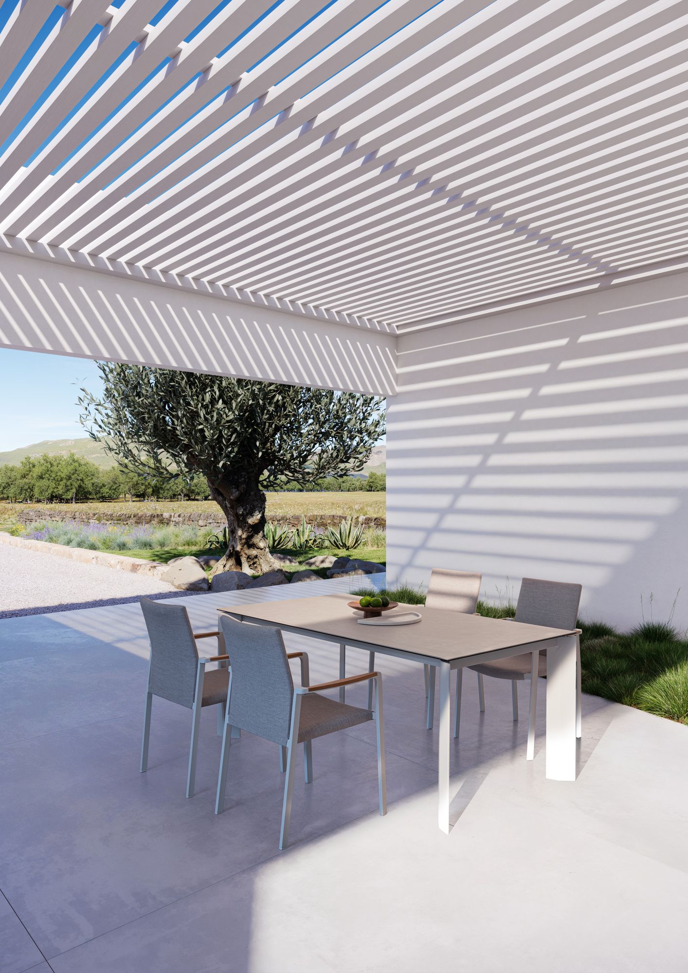 Outdoor Stuhl Jalisko New Weiss mit Armlehne und Teak Details | Moderner Gartenstuhl bei STUFF Shop