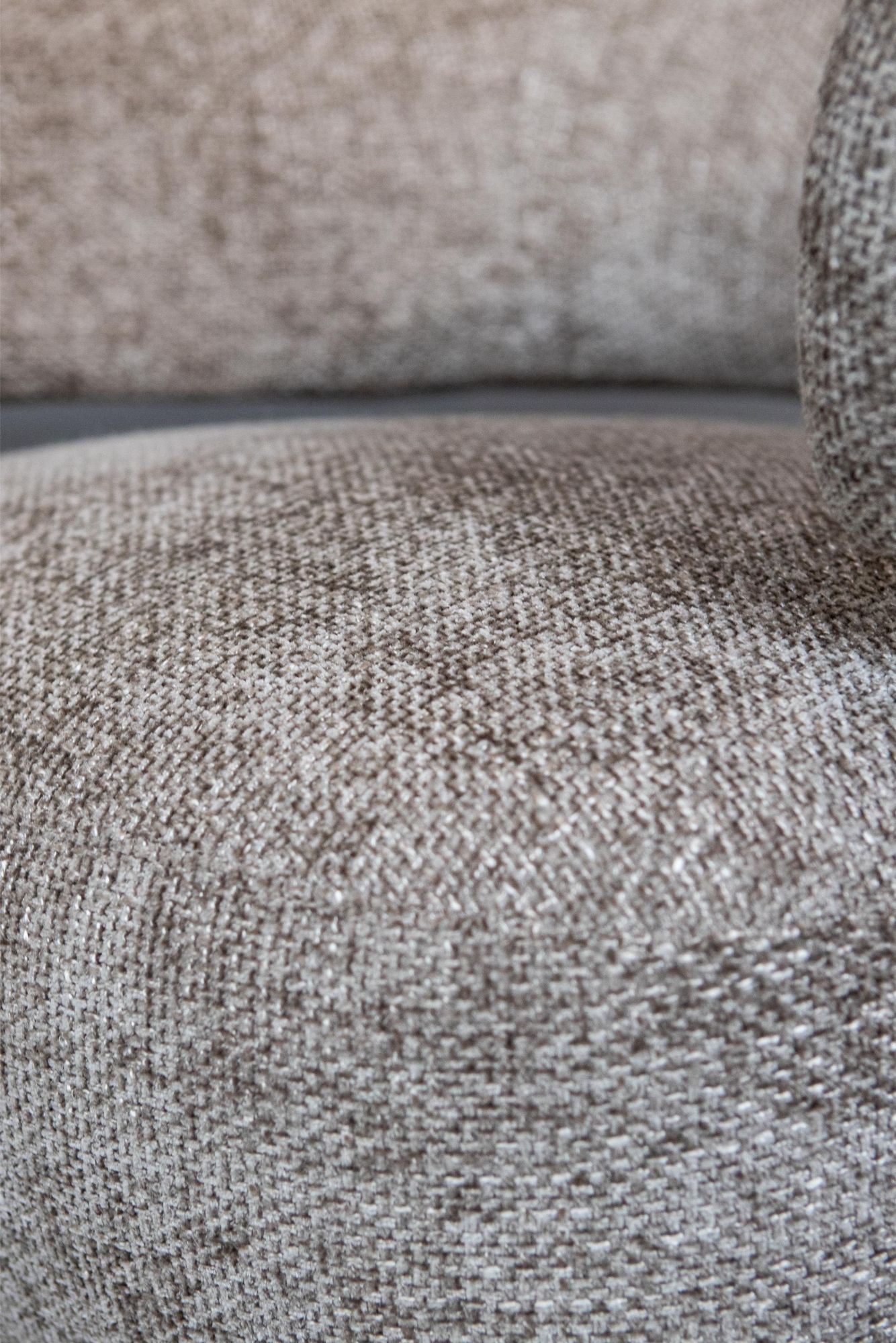 Detailansicht des Rubberwood Gestells beim Sessel Mire Taupe | PTMD bei STUFF Shop kaufen