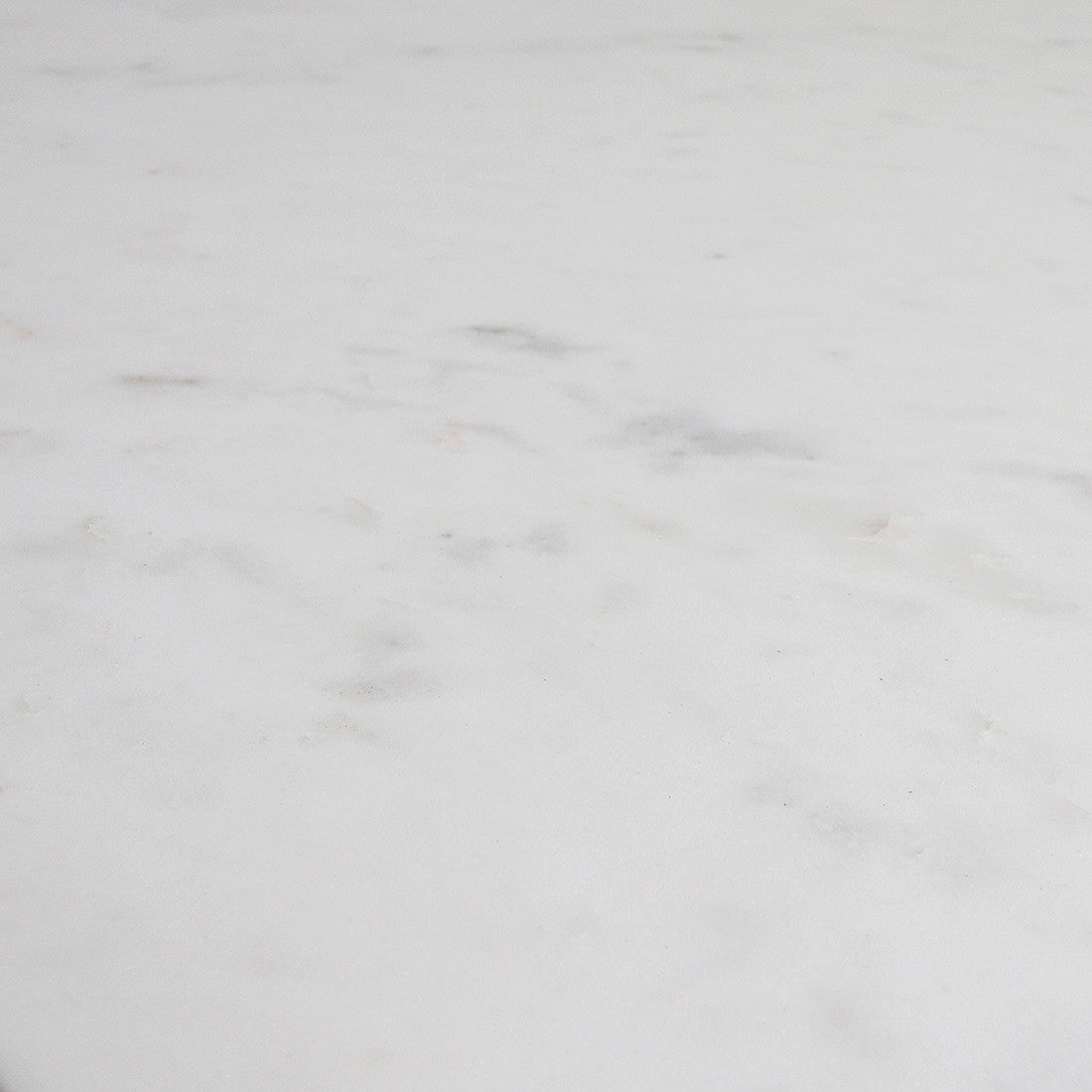 Couchtisch Ovalis Marble White mit ovaler Marmorplatte und Holzgestell aus der STUFF Loft Kollektion