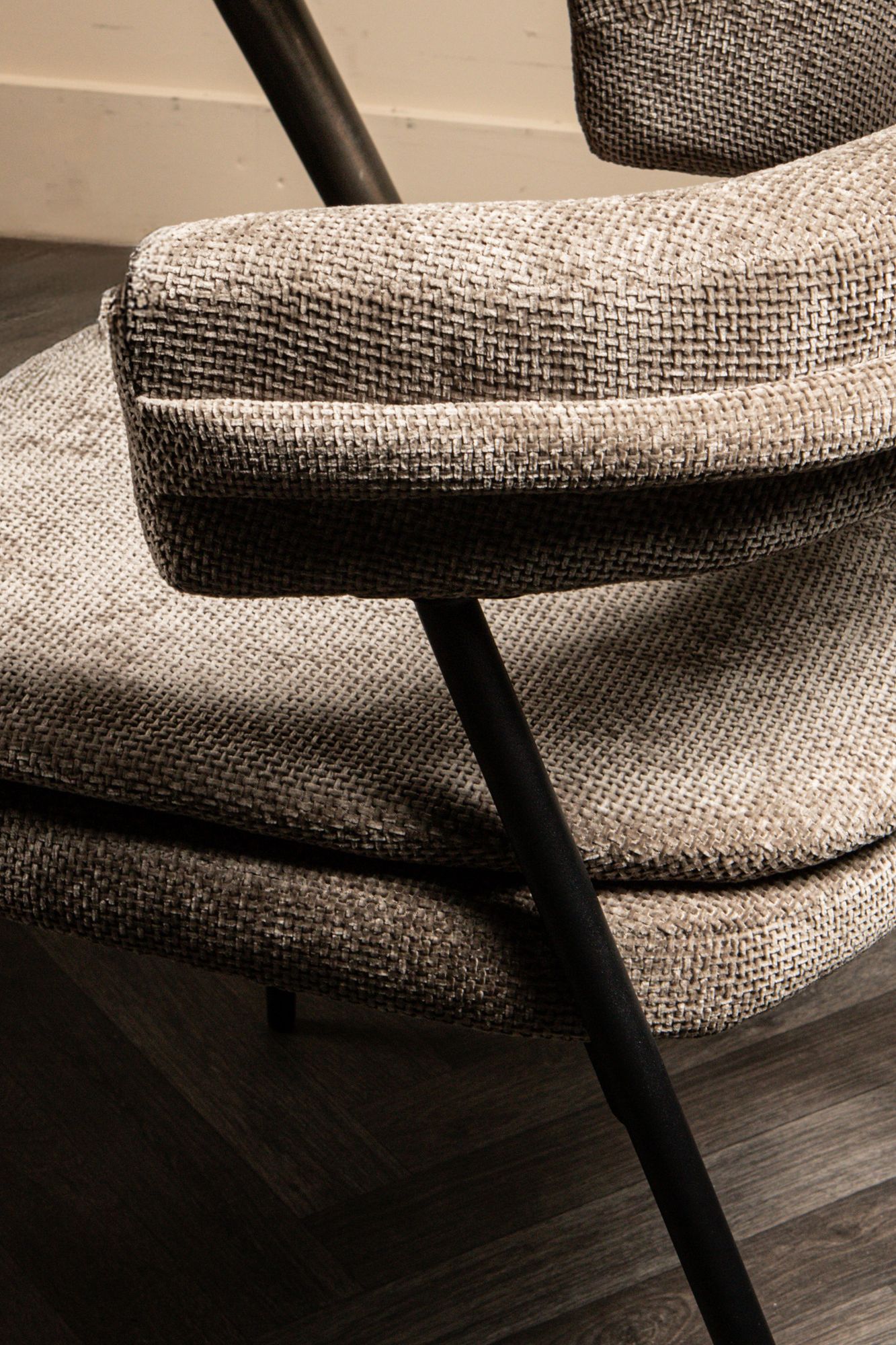 PTMD Polsterstuhl Helsinki Stone am Esstisch im modernen Wohnambiente