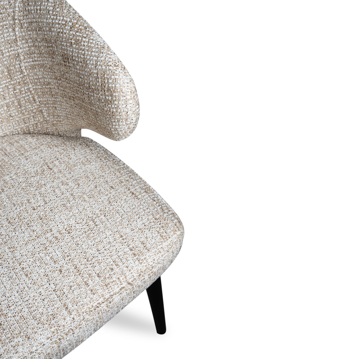 Esszimmerstuhl Fiori Beige mit geschwungener Lehne und schwarzen Beinen | Wohnbeispiel 5 | PTMD bei STUFF Shop kaufen